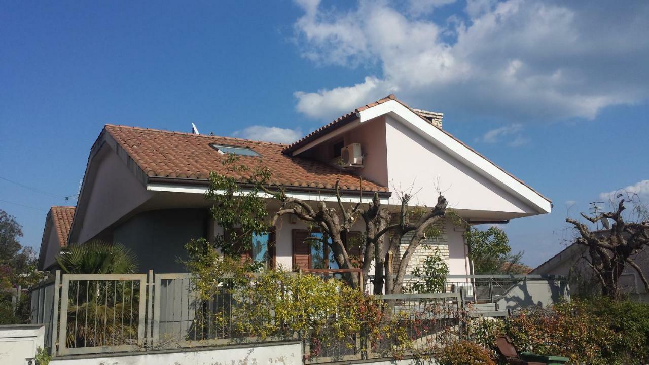 B&B Villa Noemi Formia Bagian luar foto