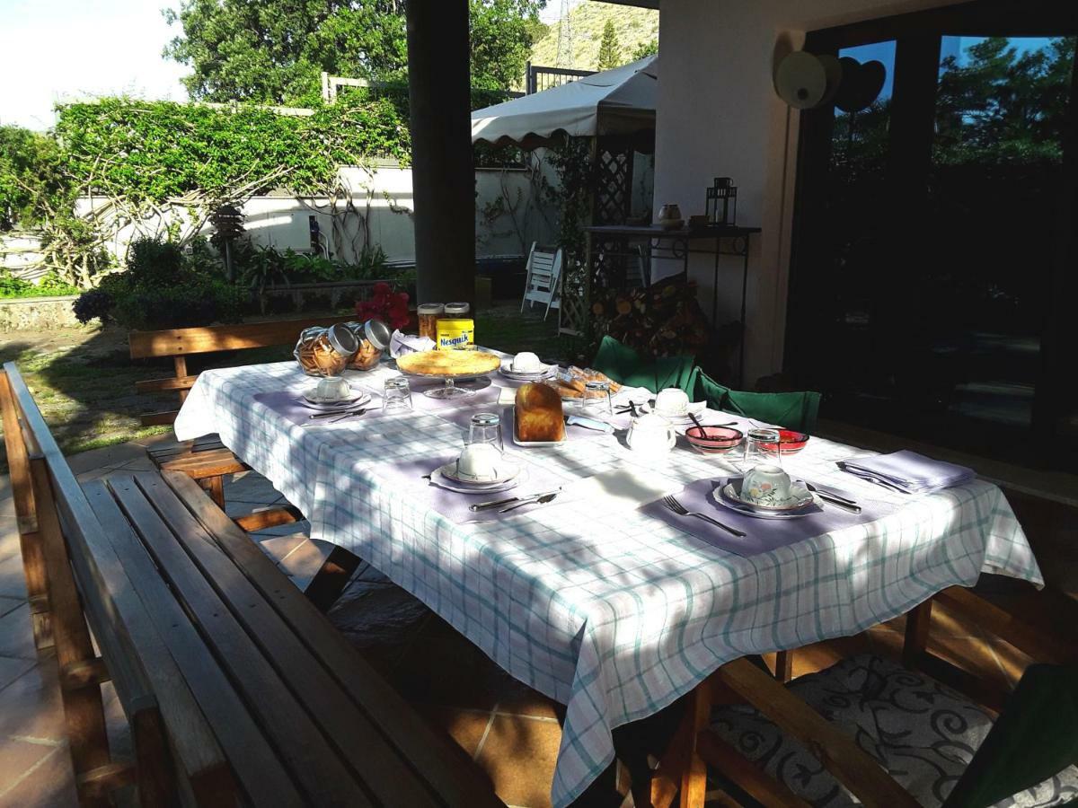 B&B Villa Noemi Formia Bagian luar foto